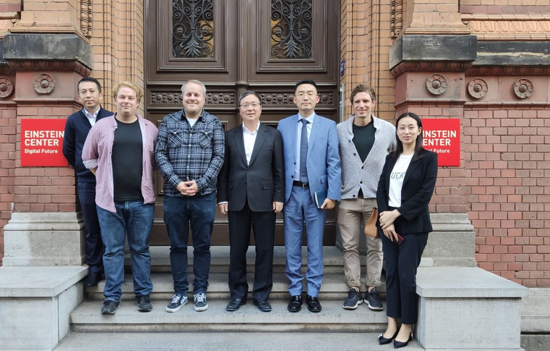  2019年10月，广州-柏林智能制造交流， 陪同广州市长陈至英访问德国柏林爱因斯坦研究中心